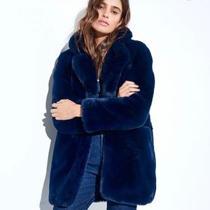 Apparis coat navy m/ new